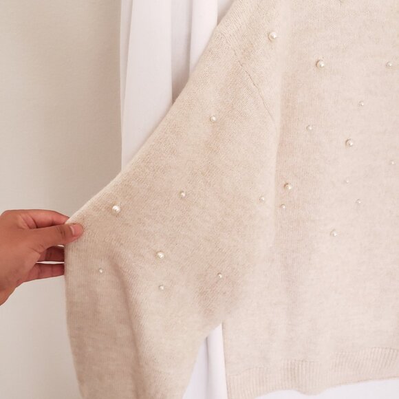 H&M Beige Long Sleeve Comfy Pearl Round Neck Sweater Size Small - Picture 10 of 16